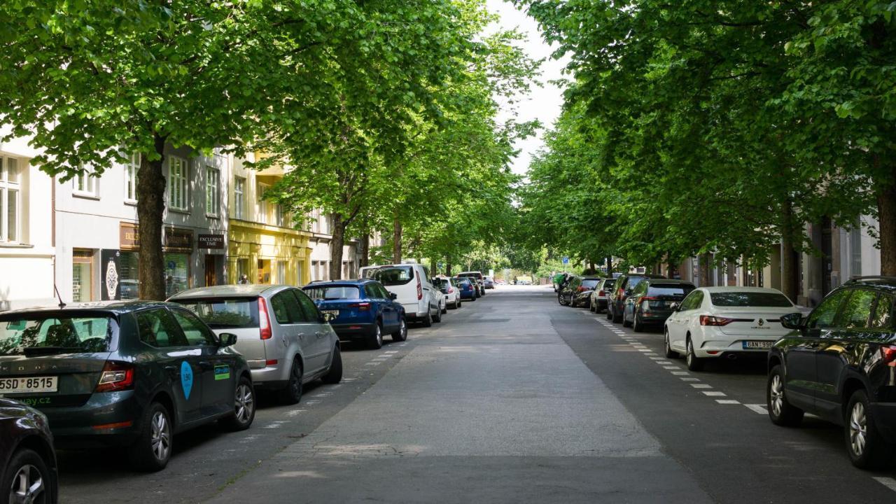 Flying Bed Apartment Close To Prague Castle And Airport المظهر الخارجي الصورة
